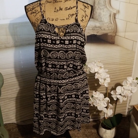Aeropostale Dresses & Skirts - NWT, Aeropostale Black and white print Dress